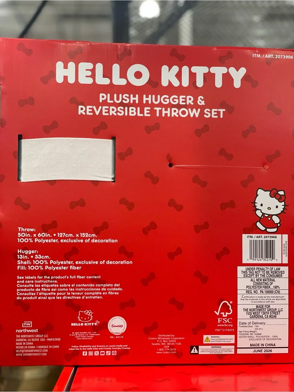 Hello Kitty Plush Hugger & Reversible Throw Set limited! Autumn/Fall